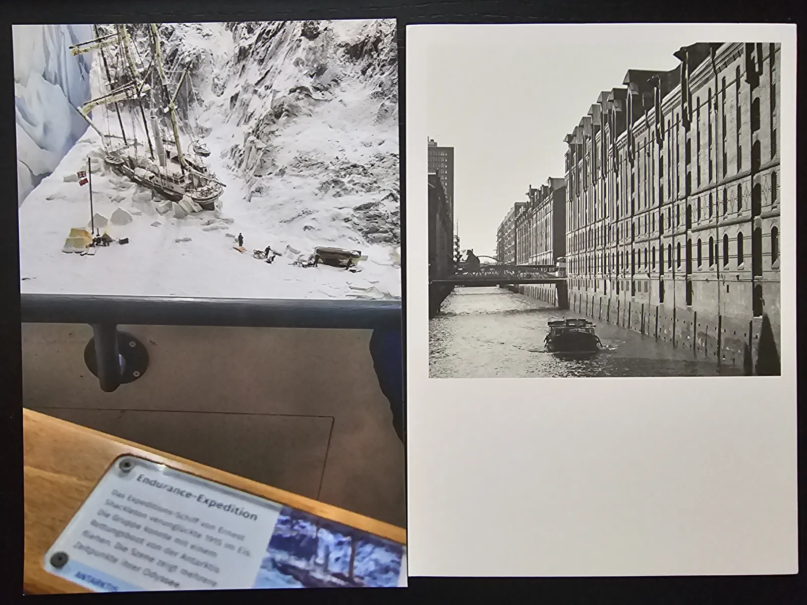 Das Bild zeigt links ein Ausstellungsmodell der Endurance-Expedition im Eis und rechts eine Schwarz-Weiß-Fotografie eines Stadtkanals mit historischen Gebäuden und einem Boot.