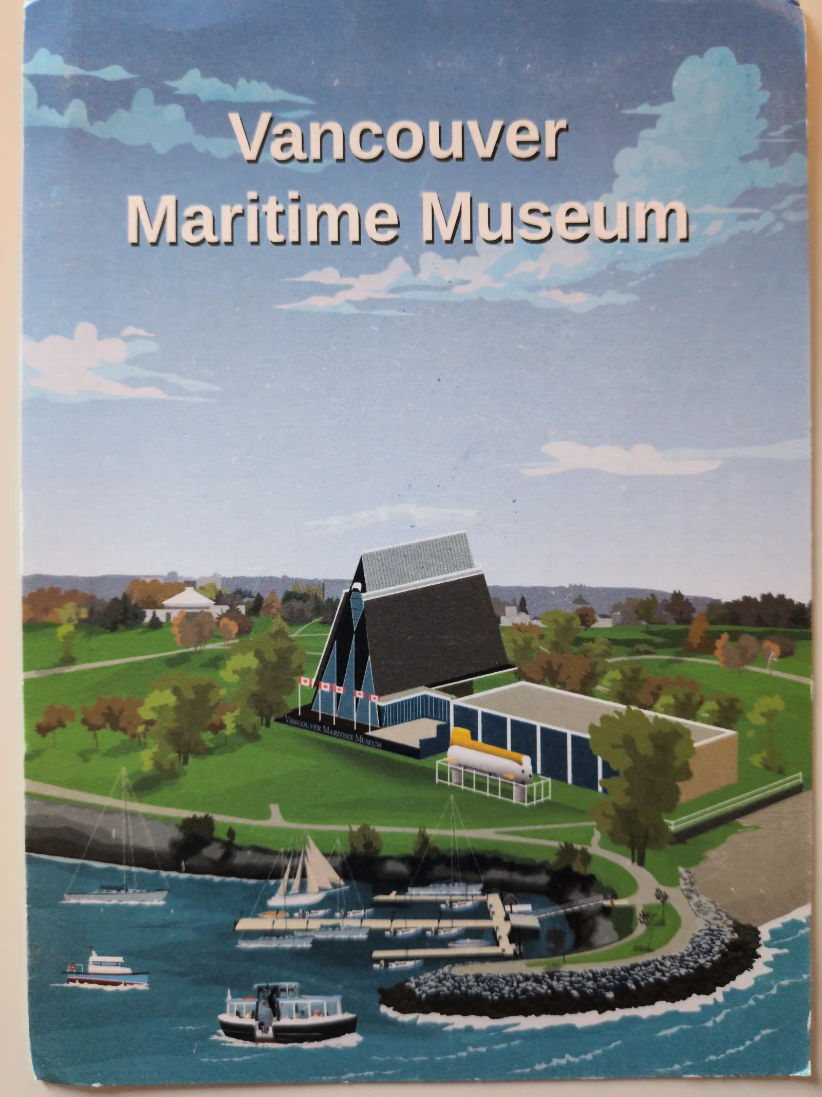 Eine farbige Illustration des Vancouver Maritime Museums zeigt das markante Museumsgebäude, ein U-Boot an Land und Boote in einer Bucht.