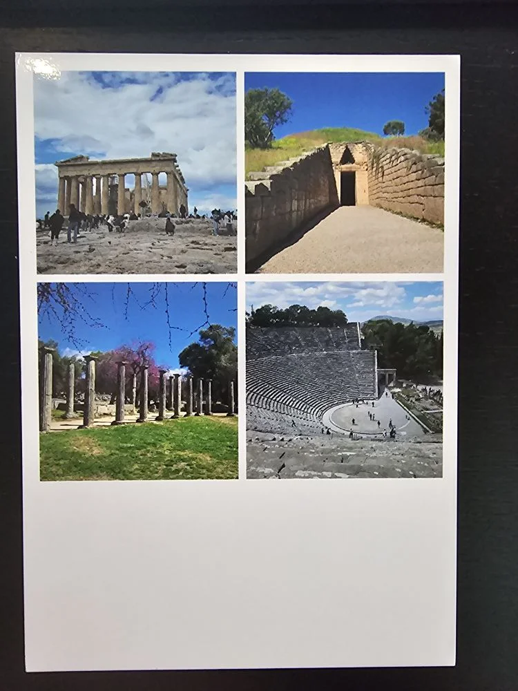 Eine Collage aus vier Fotos zeigt antike Stätten wie Tempel, ein Grab und ein Amphitheater.