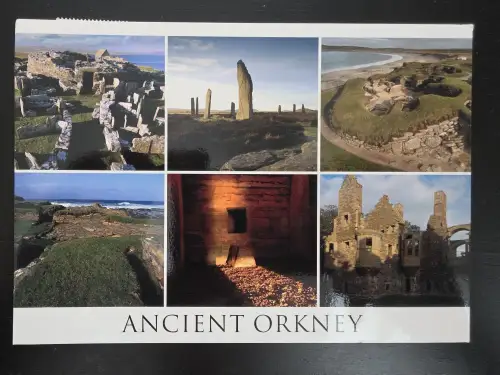 Eine Collage aus sechs Fotos zeigt verschiedene antike Stätten und Küstenlandschaften der Orkney-Inseln, darunter prähistorische Siedlungen, Steinkreise und Ruinen.